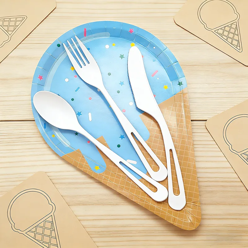 Ekologiczne plastikowe sztućce w kształcie kropelek