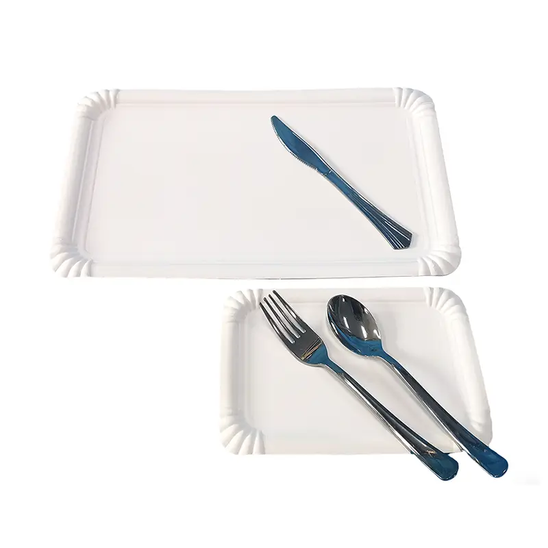 Prostokątny biały papierowy talerz na ciasto na przyjęcie